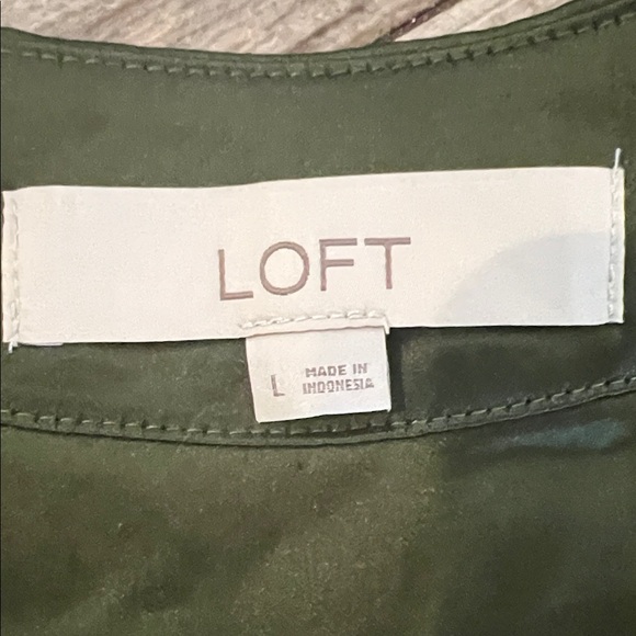 LOFT Forest Green Sleeveless Blouse - Picture 2 of 8